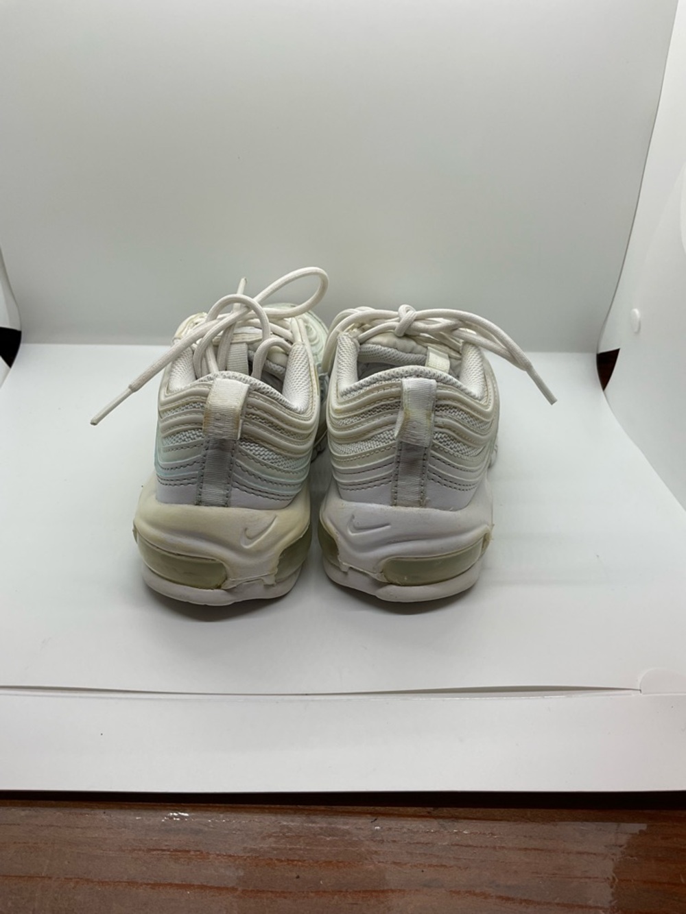 🦊 NIKE AIR MAX 97 Summit White in Womens size 6.5 Sneakers Tennis Shoe Jogging - Picture 4 of 7